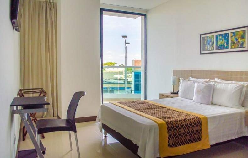 Hotel Cinco מונטריה מראה חיצוני תמונה