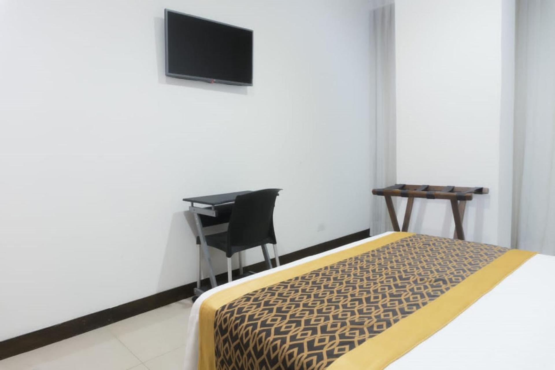 Hotel Cinco מונטריה מראה חיצוני תמונה