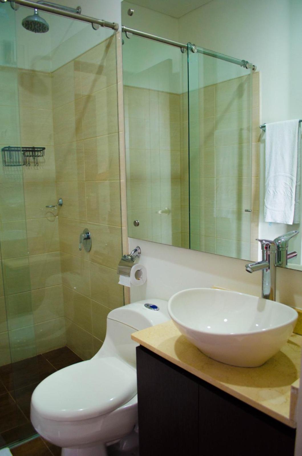 Hotel Cinco מונטריה מראה חיצוני תמונה